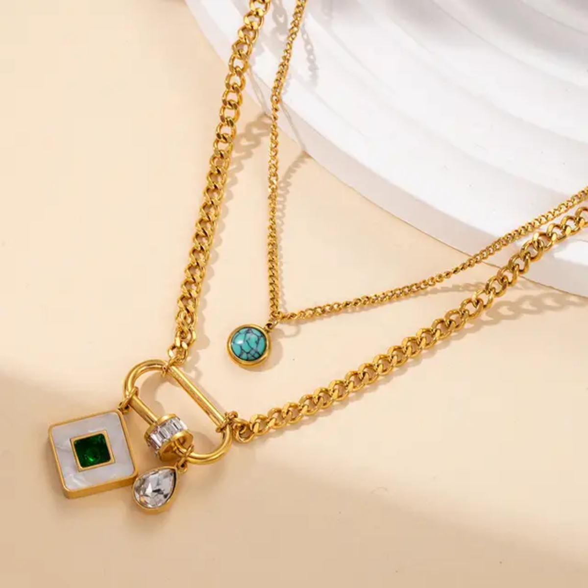 N-058 سلسلة حجر اخضر