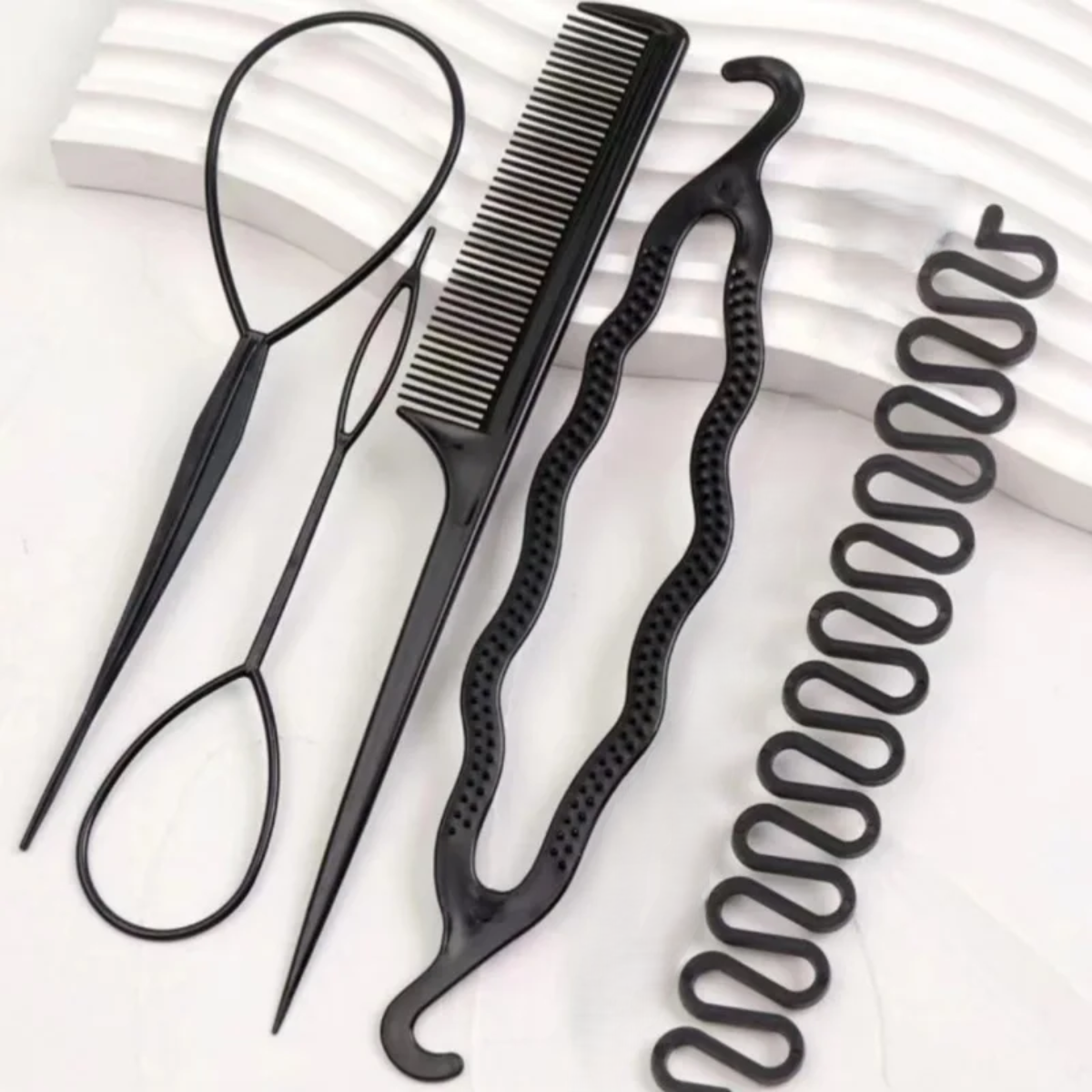 Hair care kit 4 pieces plastic black