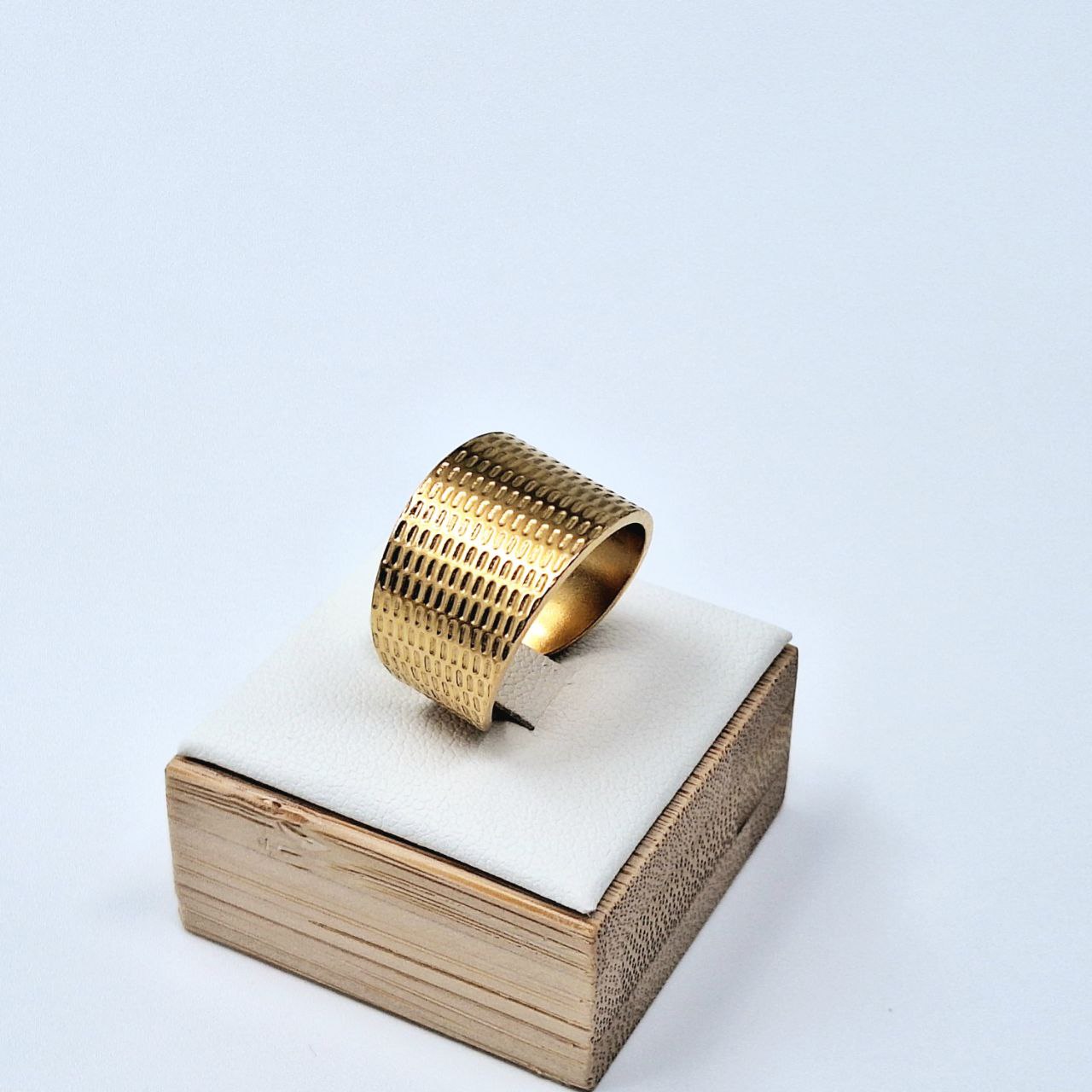 R-101 خاتم