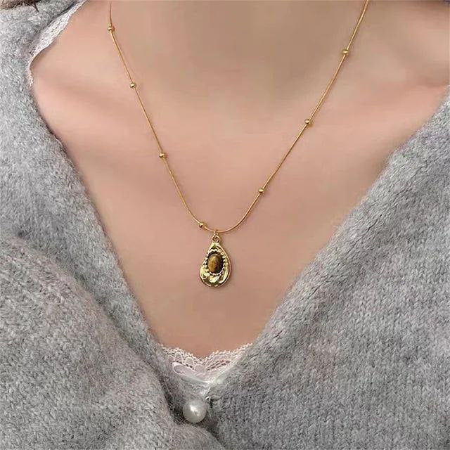 N-033 سلسلة حجر بني