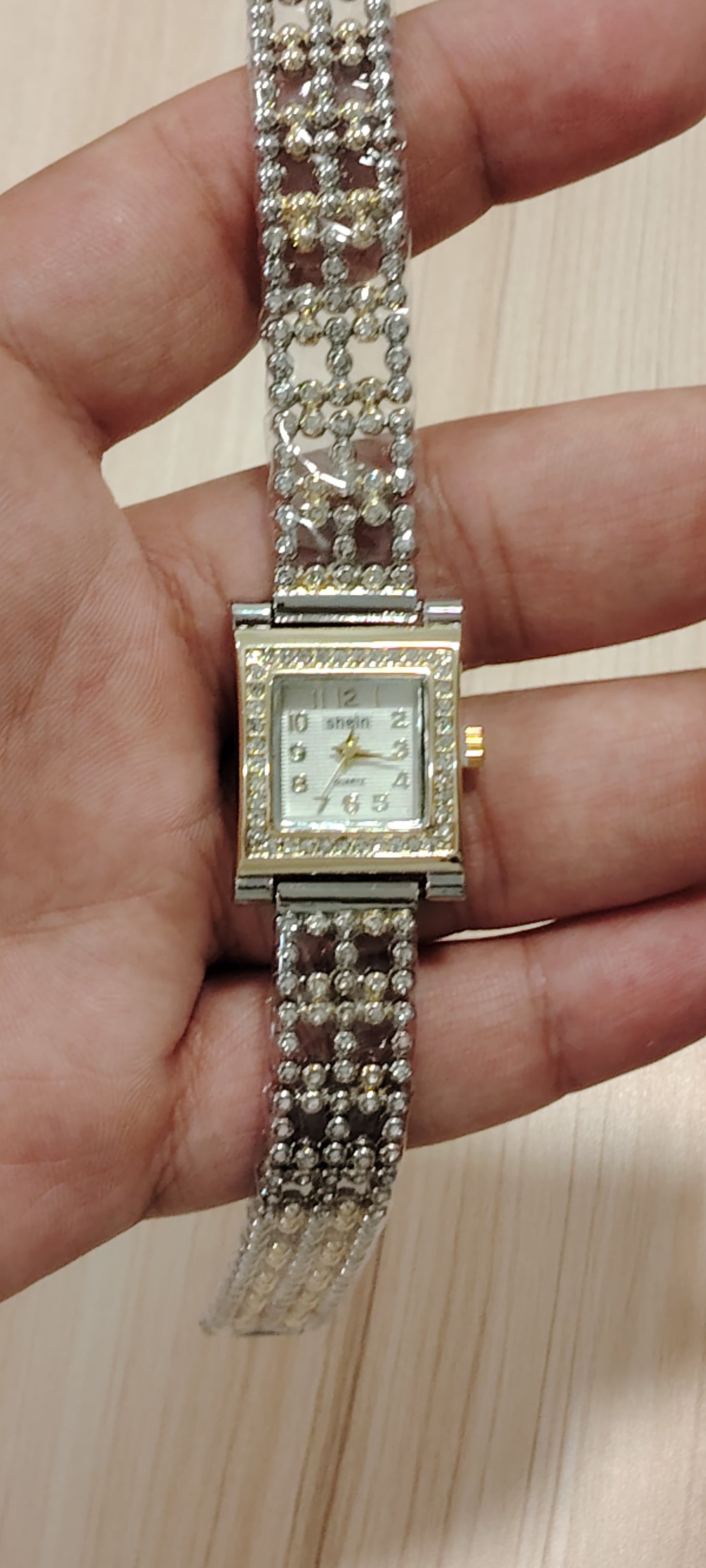 W-027 ساعه شي ان نحاس