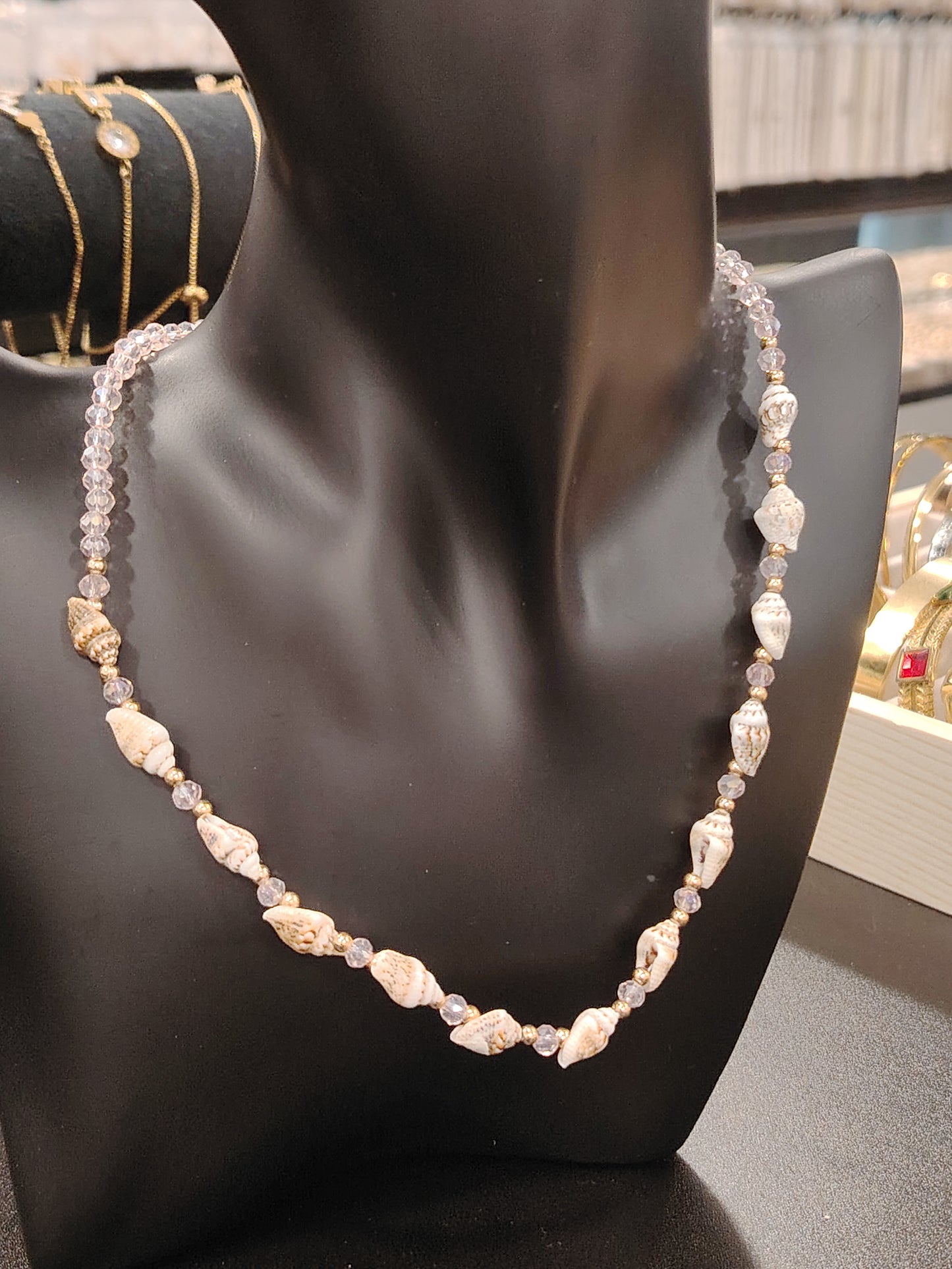 SU-004 Shell Necklace