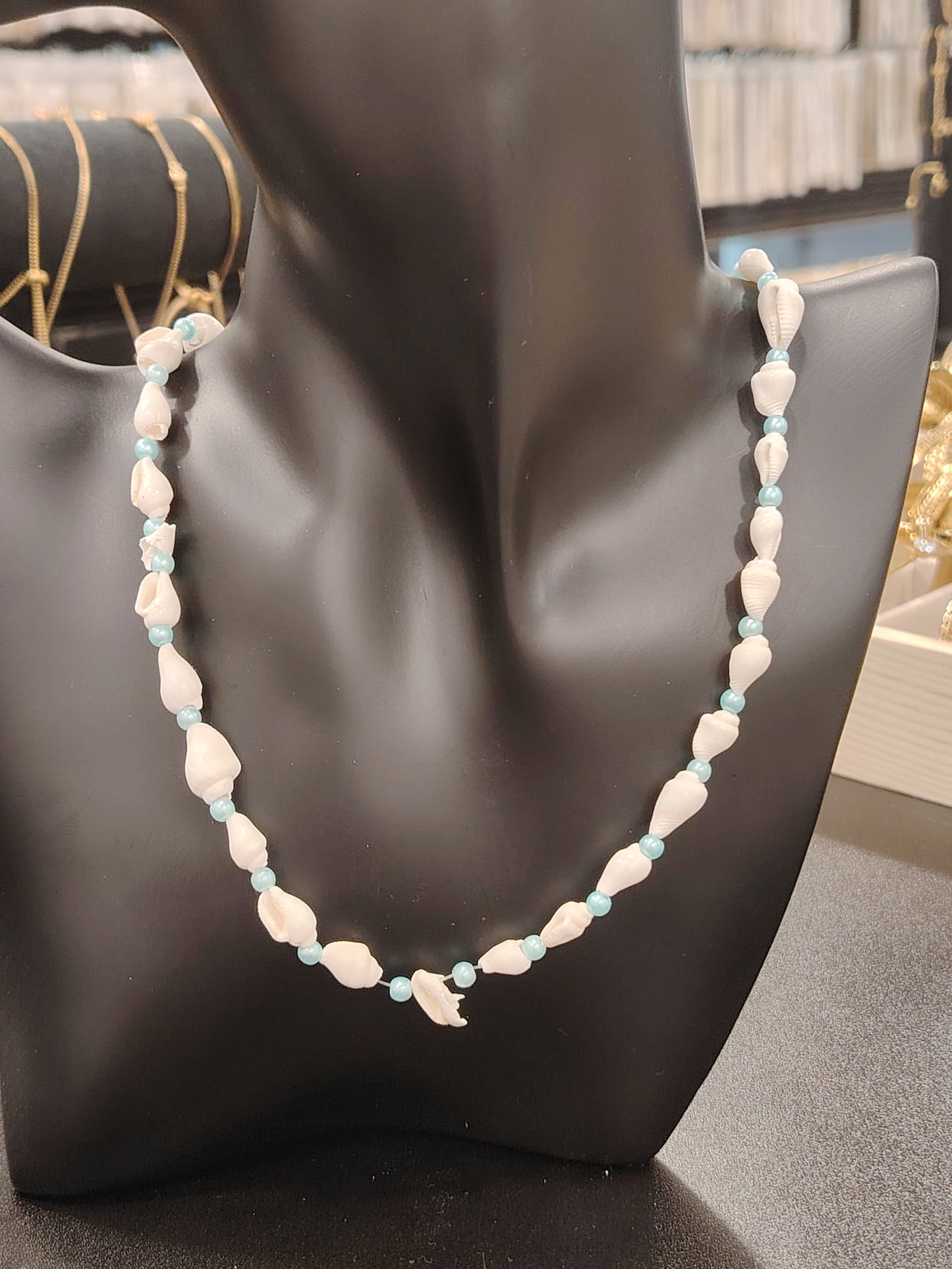 SU-005 Shell Necklace