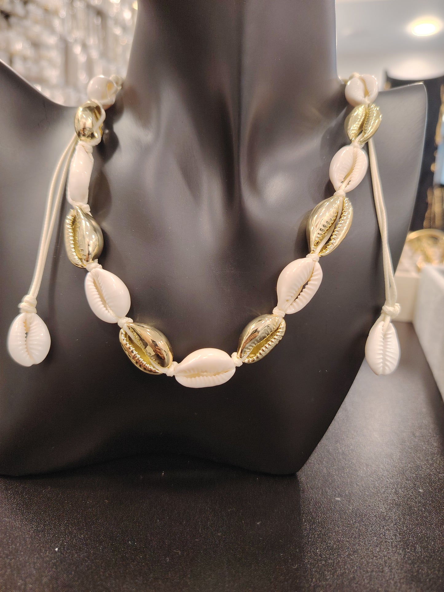 SU-024 Shell Necklace