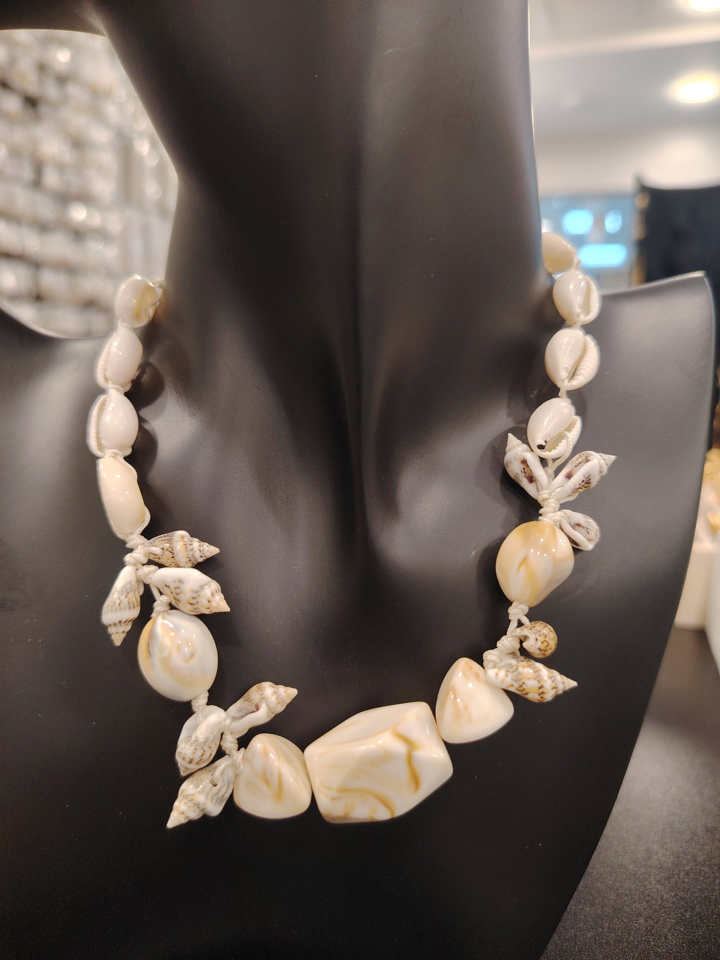 SU-025 Shell Necklace