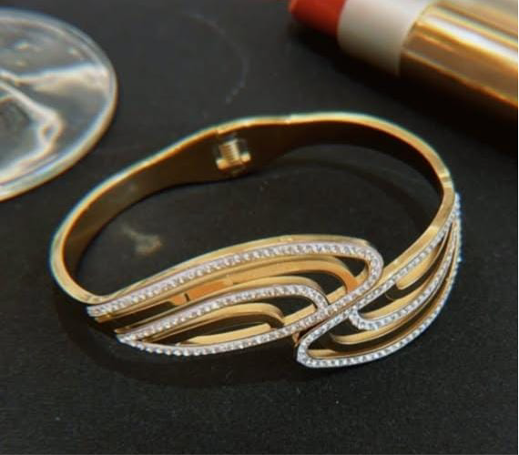 B-210 أسورة